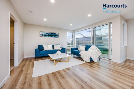 Photo of property in 18 Aeronautic Road, Takanini, 2112