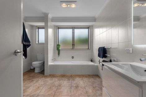 Photo of property in 17 Olive Close, Omokoroa, 3114