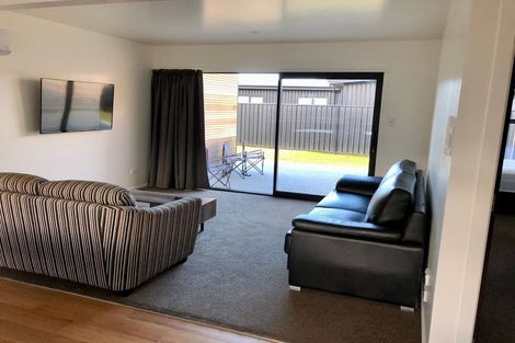 Photo of property in 19 Kingfisher Crescent, Albert Town, Wanaka, 9305