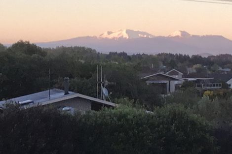 Photo of property in 10 Titoki Avenue, Waipahihi, Taupo, 3330