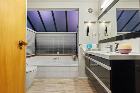 Photo of property in 16 Awatere Avenue, Beerescourt, Hamilton, 3200