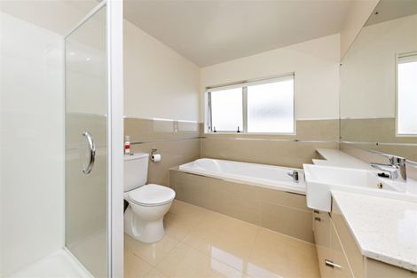 Photo of property in 99 Bayvista Drive, Karaka, Papakura, 2113