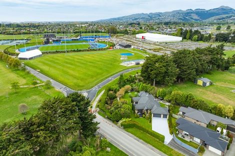 Photo of property in 100 Mcmahon Drive, Aidanfield, Christchurch, 8025