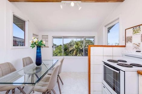 Photo of property in 2/18 Fowler Street, Northcote, Auckland, 0627