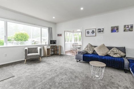 Photo of property in 205 Kenilworth Road, Mayfair, Hastings, 4122