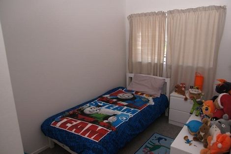 Photo of property in 50b Mirrabooka Avenue, Botany Downs, Auckland, 2010