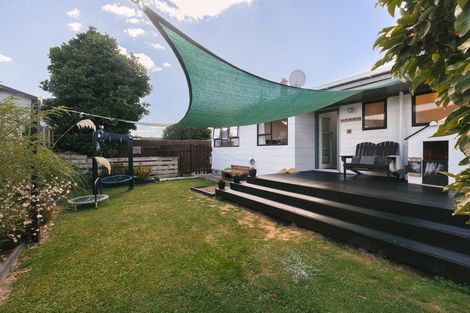 Photo of property in 59 Crewe Crescent, Hokowhitu, Palmerston North, 4410