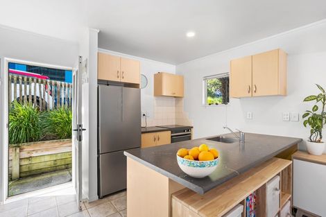 Photo of property in 4g/20 Ian Marwick Place, Birkenhead, Auckland, 0626