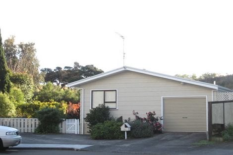 Photo of property in 21 Nugget Grove, Raumati Beach, Paraparaumu, 5032