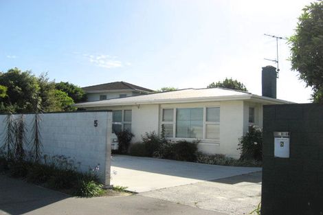 Photo of property in 5 Russley Road, Russley, Christchurch, 8042