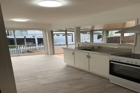 Photo of property in 50 Hellyers Street, Birkdale, Auckland, 0626