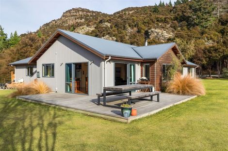 Photo of property in 30 Rockhaven, Albert Town, Wanaka, 9305