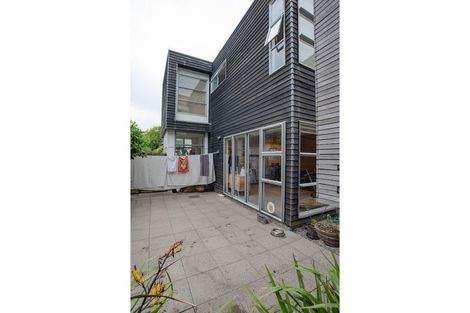 Photo of property in 4 Tiketike Way, Brooklyn, Wellington, 6021