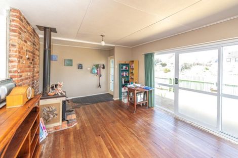 Photo of property in 13 Egmont Street, Castlecliff, Whanganui, 4501