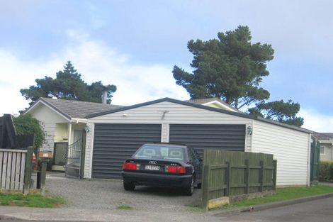 Photo of property in 11 Maraval Crescent, Grenada Village, Wellington, 6037