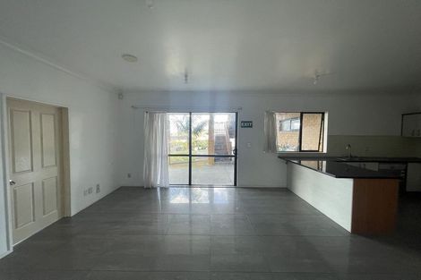 Photo of property in 16 Mangerton Lane, East Tamaki Heights, Auckland, 2016