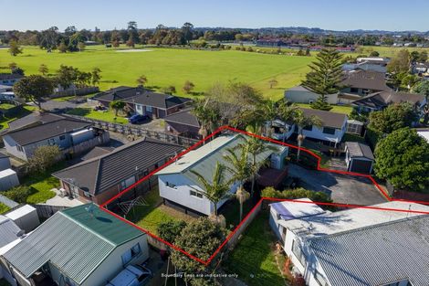 Photo of property in 2/8 Anglers Way, Wattle Downs, Auckland, 2102