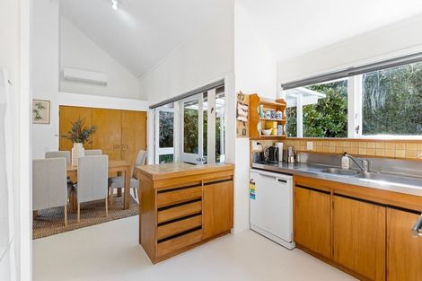 Photo of property in 17 Lydia Avenue, Northcote, Auckland, 0627