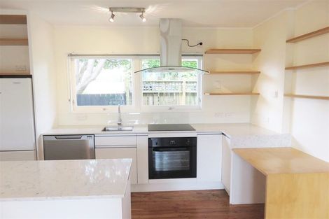 Photo of property in 8/77 Old Lake Road, Narrow Neck, Auckland, 0624