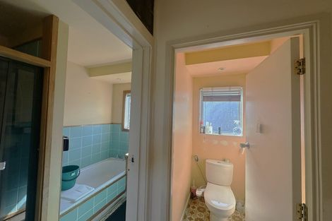 Photo of property in 4/70 West Coast Road, Glen Eden, Auckland, 0602