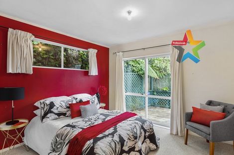 Photo of property in 18 Salford Street, Newlands, Wellington, 6037