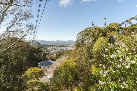 Photo of property in 35 Coolidge Street, Brooklyn, Wellington, 6021