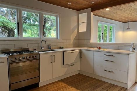 Photo of property in 802 West Coast Road, Oratia, Auckland, 0604