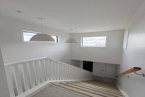 Photo of property in 37 Boeing Way, Newlands, Wellington, 6037