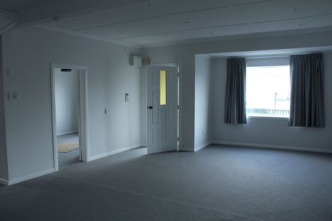 Photo of property in 64 Apu Crescent, Lyall Bay, Wellington, 6022