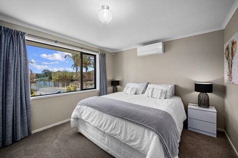 Photo of property in 56 Cabeleigh Drive, Helensville, 0800
