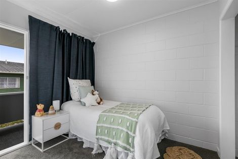 Photo of property in 2/100 Martin Street, Wallaceville, Upper Hutt, 5018