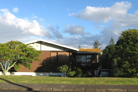 Photo of property in 6 Sylvan Crescent, Te Atatu South, Auckland, 0610