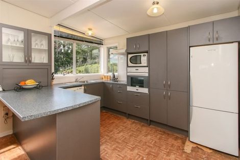 Photo of property in 46 Tarata Road, Inglewood, 4387