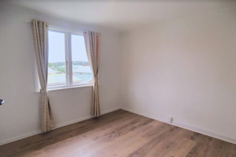 Photo of property in 8a Harrington Road, Henderson, Auckland, 0610