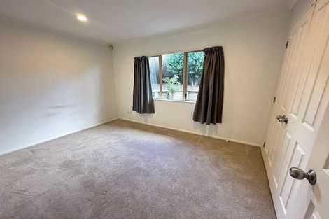 Photo of property in 3 Carrigans Close, Pinehill, Auckland, 0632