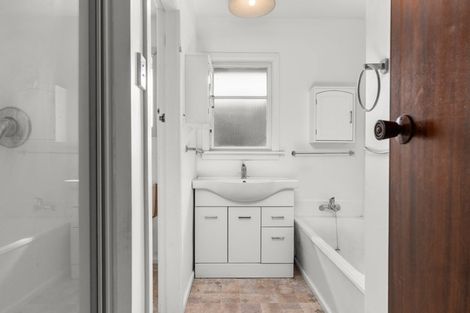 Photo of property in 10 Haslett Place, Upper Riccarton, Christchurch, 8041