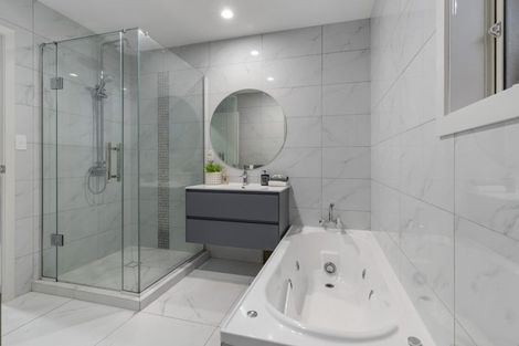 Photo of property in 2/20 Rambler Crescent, Beach Haven, Auckland, 0626