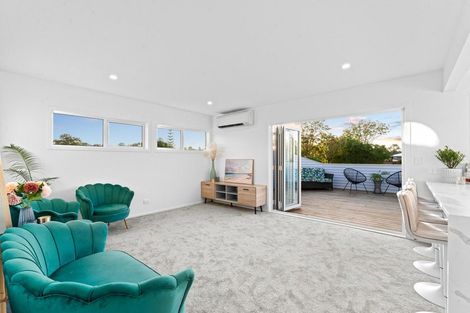 Photo of property in 23b Woodglen Road, Glen Eden, Auckland, 0602