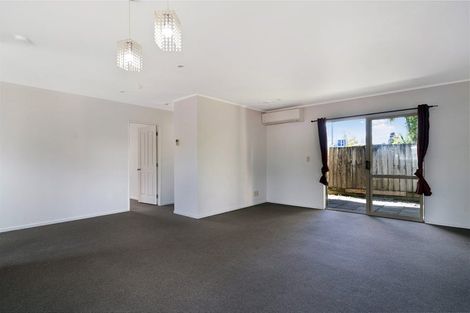 Photo of property in 5/17 Neta Grove, Henderson, Auckland, 0612