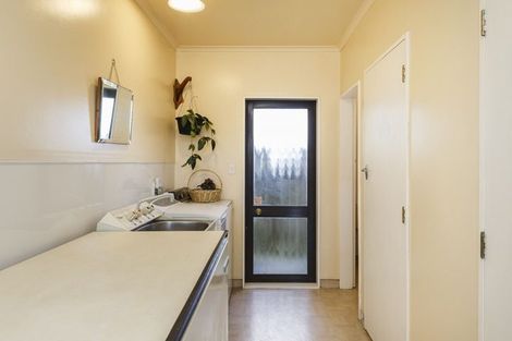 Photo of property in 515 Roberts Line, Kelvin Grove, Palmerston North, 4470