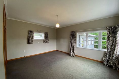 Photo of property in 15 Saint Ronans Avenue, Waterloo, Lower Hutt, 5011