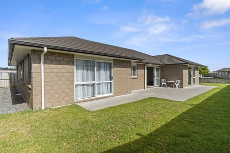 Photo of property in 32 Harding Drive, Papamoa Beach, Papamoa, 3118