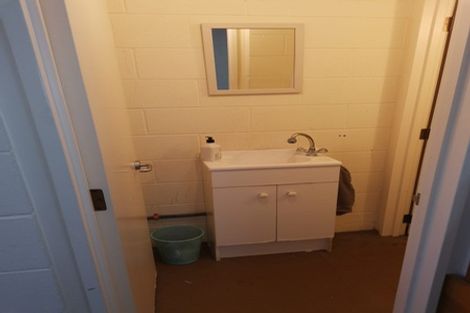 Photo of property in 2/268a Onewa Road, Birkenhead, Auckland, 0626