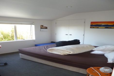 Photo of property in 49b Onewa Road, Northcote, Auckland, 0627