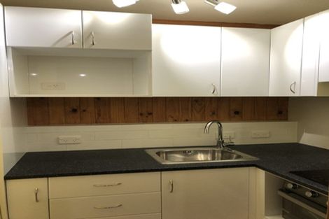 Photo of property in 5 Newnham Court, Tawa, Wellington, 5028