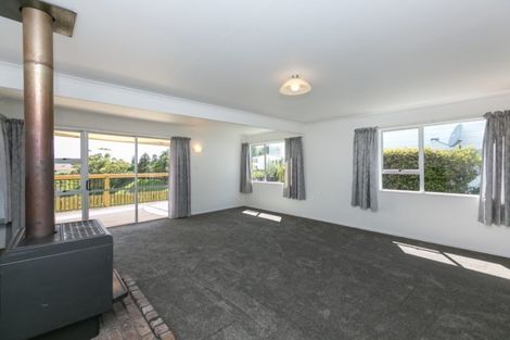 Photo of property in 16 Saint Ives Grove, Whalers Gate, New Plymouth, 4310