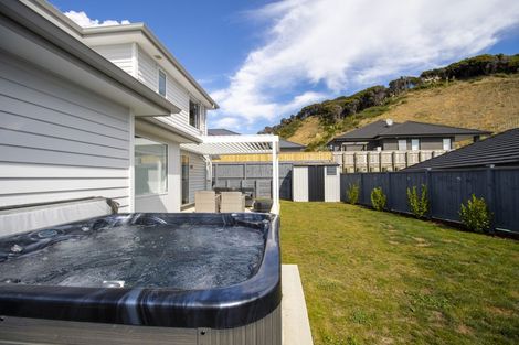 Photo of property in 16 Schooner Drive, Whitby, Porirua, 5024