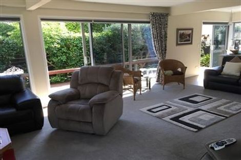 Photo of property in 25d Saltburn Road, Milford, Auckland, 0620