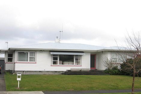 Photo of property in 14 Bond Street, Hokowhitu, Palmerston North, 4410