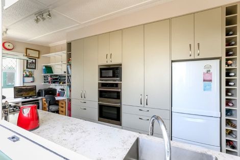 Photo of property in 8 Norman Street, Lower Vogeltown, New Plymouth, 4310